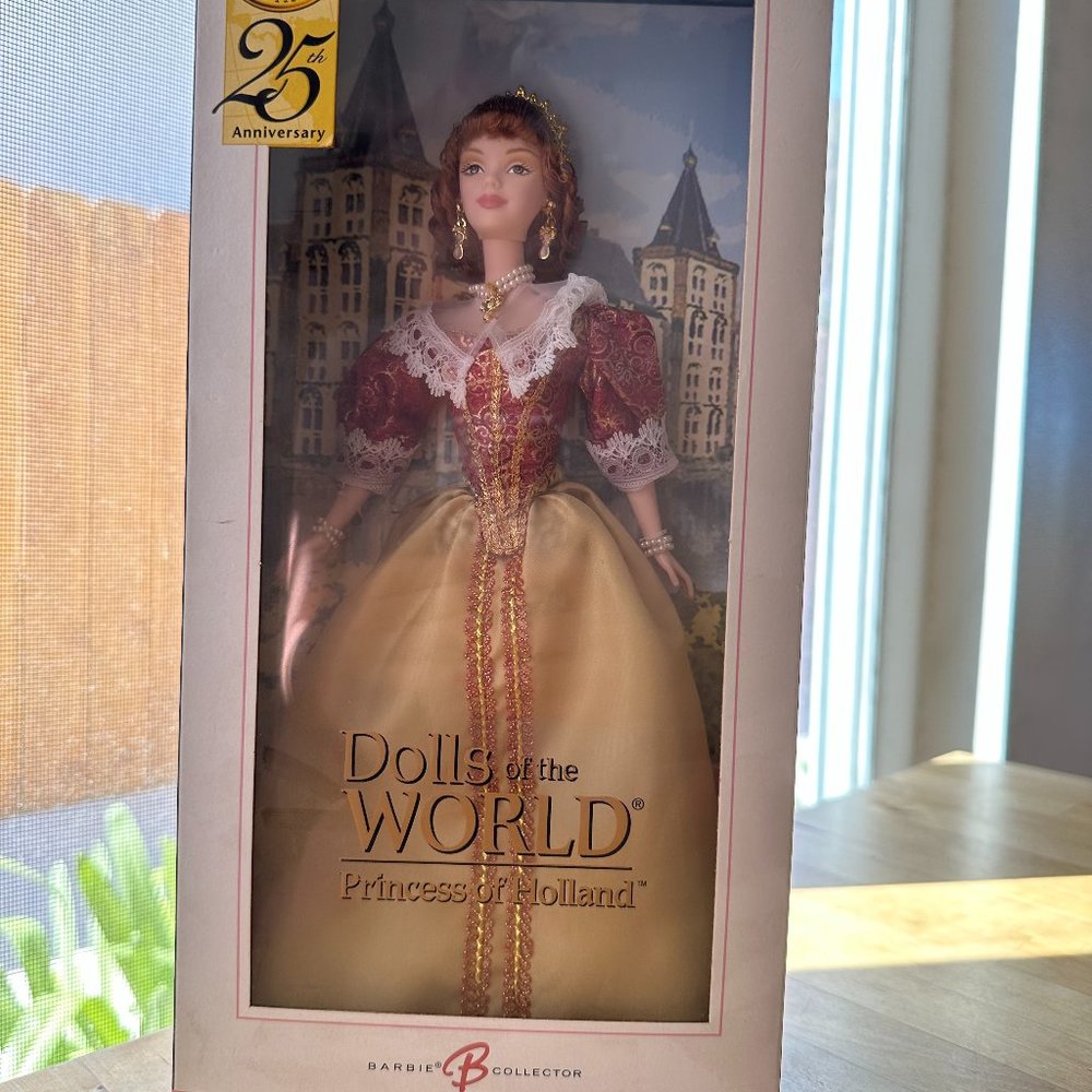 Barbie Collector Pink Label - Dolls of The World - Princess of Holland